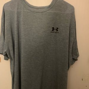 Under Armour gray men’s athletic tee